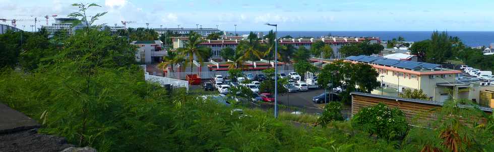 12 avril 2017 - St-Pierre - Terre Sainte -  Vue sur le lyce Ambroise Vollard