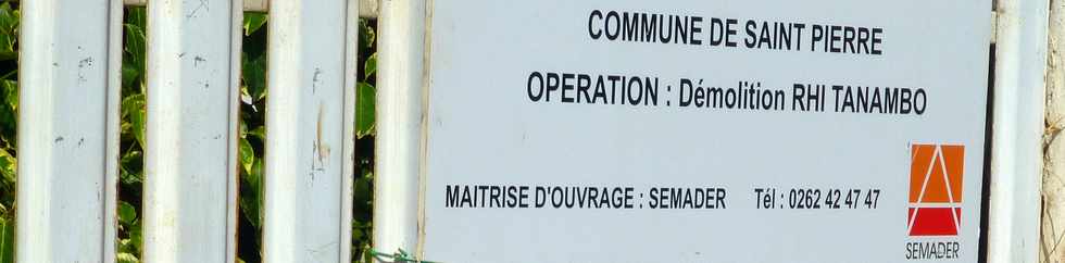 12 avril 2017 - St-Pierre - Terre Sainte - Démolition RHI Tanambo