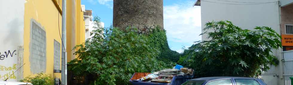 20 avril 2017 - St-Pierre - Chemine de l'ancienne distillerie Isautier