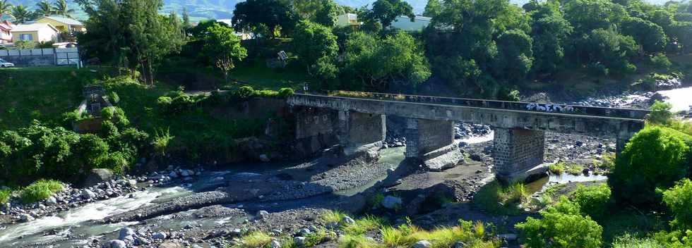 5 mai 2017 - St-Pierre - Rivire St-Etienne - Vieux pont -