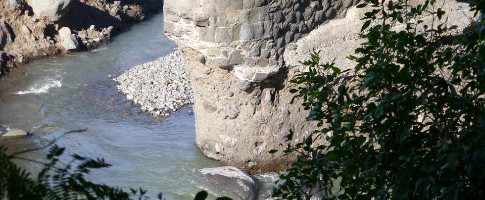 5 mai 2017 - St-Louis - Rivire St-Etienne - Vieux pont - Avant-bec pile