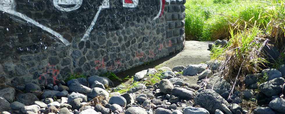 5 mai 2017 - Rivire St-Etienne - Ancien pont - Pile