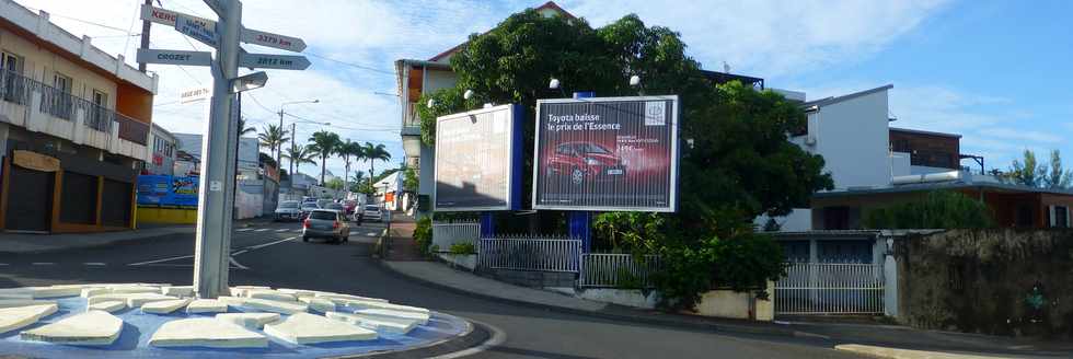 7 mai 2017 - St-Pierre -  Rond-point des TAAF