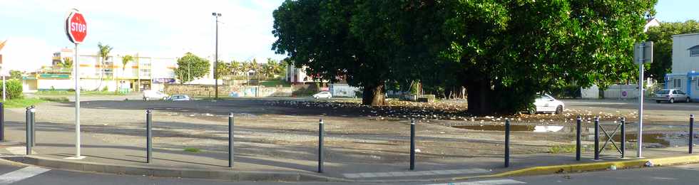 7 mai 2017 - St-Pierre -  Parking Albany vide