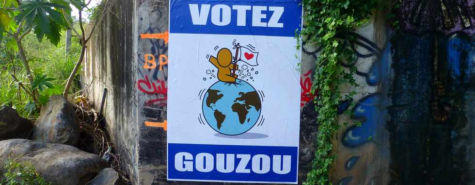 7 mai 2017 - St-Pierre -  Pont de la ravine des Cabris - Affiche Jace- Votez Gouzou