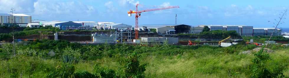 7 mai 2017 - St-Pierre - chantier de construction par Albioma - ex-Sechilienne-Sidec, de la turbine à combustion ...