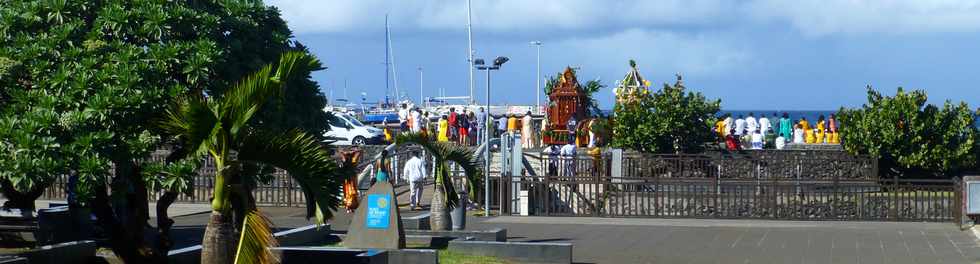 14 mai 2017 - St-Pierre - Cérémonie tamoule à Mariamen
