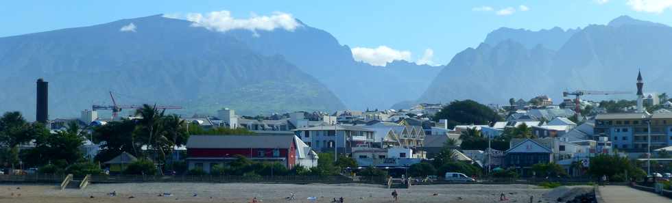 19 mai 2017 - St-Pierre - Port - Les Hauts vus de la digue