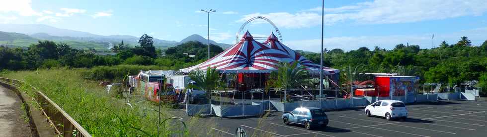 29 mai 2017 - St-Pierre - Parking Auchan - Cirque Achille Zavatta - Dmontage du chapiteau