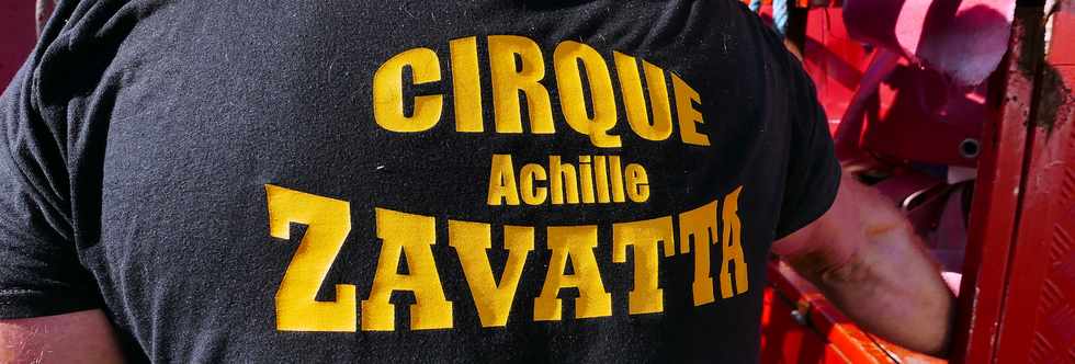 30 mai 2017 - St-Pierre - Parking Auchan - Départ du Cirque Achille Zavatta vers St-Paul -