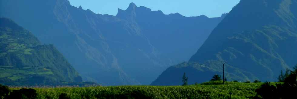 4 juin 2017 - St-Pierre - ZAC Canabady - Vue vers le cirque de Cilaos -