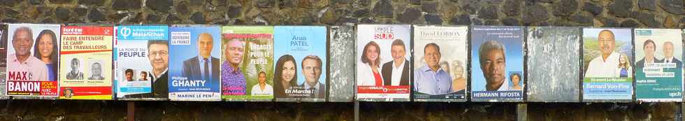 4 juin 2017 - St-Pierre - Panneaux électoraux