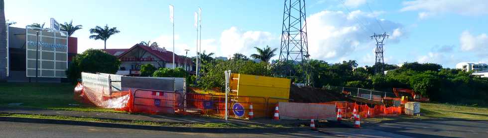 11 juin 2017 - St-Pierre - ZAC Canabady - Travaux de mise en souterrain d'une ligne lectrique