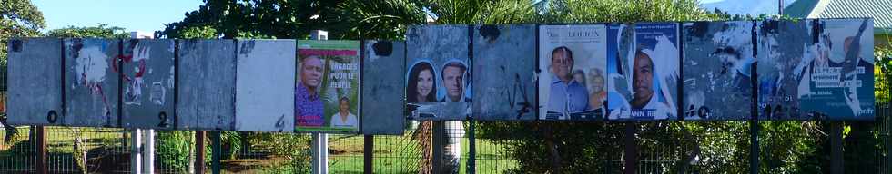 11 juin 2017 - St-Pierre - Bois d'Olives - Panneaux électoraux