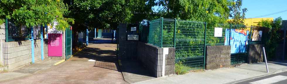 18 juin 2017 - St-Pierre - Pierrefonds - Ecole Benjamin Molose, bureau de vote