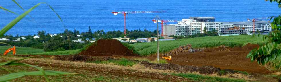 25 juin 2017 - St-Pierre - Chemin de Bassin Plat -  Extraction de roches