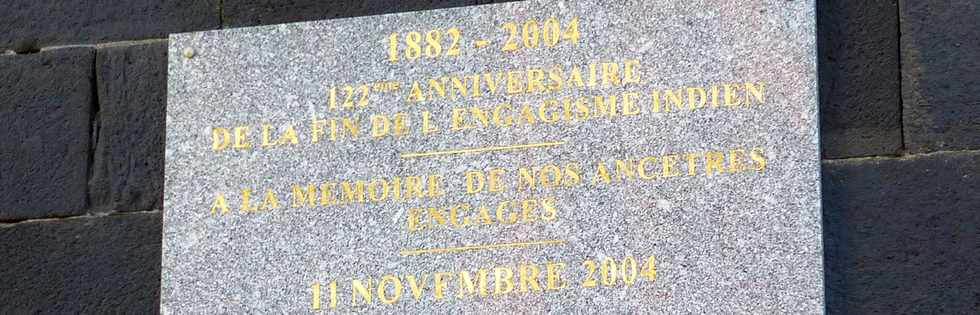 25 juin 2017 - St-Pierre - Grands Bois - Cheminée - Plaque anniversaire de la fin de l'engagisme