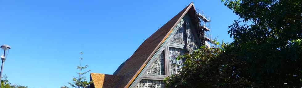 25 juin 2017 - St-Pierre - Ravine Blanche - Réfection de la toiture de bardeaux de l'église -
