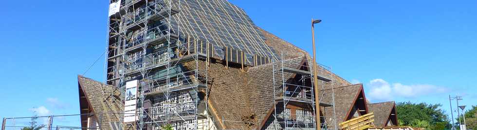 25 juin 2017 - St-Pierre - Ravine Blanche - Réfection de la toiture de bardeaux de l'église -