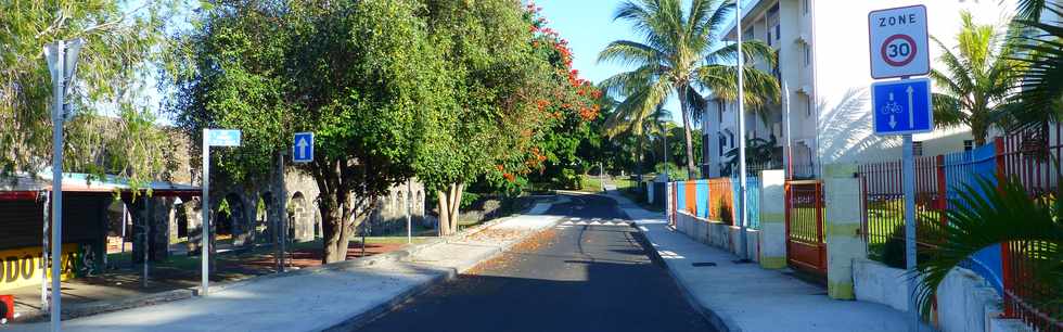 16 juillet 2017 - St-Pierre - Double sens cyclable rue Roninet de la Serve