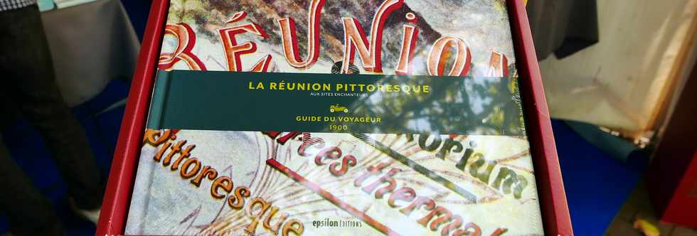 5/8 octobre 2017 - St- Pierre - Salon Athna aux Jardins de la plage - Mdiathque Raphal Barquissau -