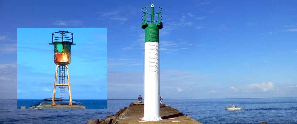 15 octobre 2017 - St-Pierre - Jetée de Terre Sainte - Installation du nouveau phare