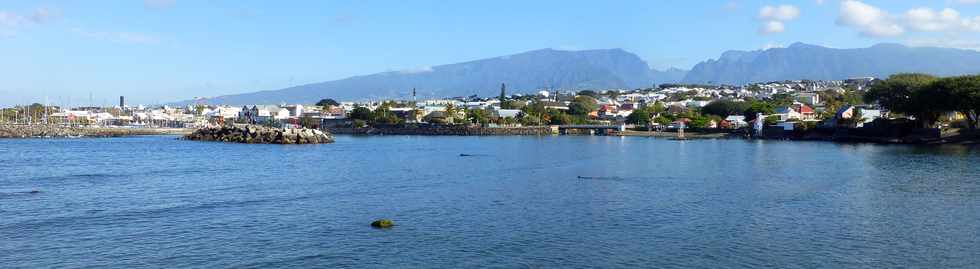 15 octobre 2017 - St-Pierre - Terre Sainte - Entre du port