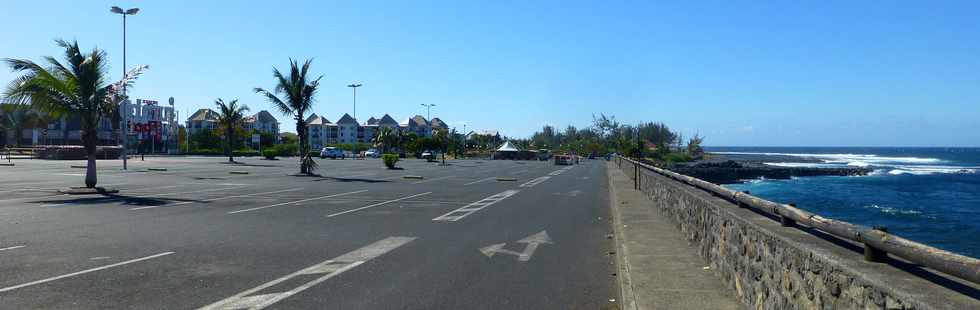 22 octobre 2017 - St-Pierre - Parking Jumbo - Ombrires photovoltaques