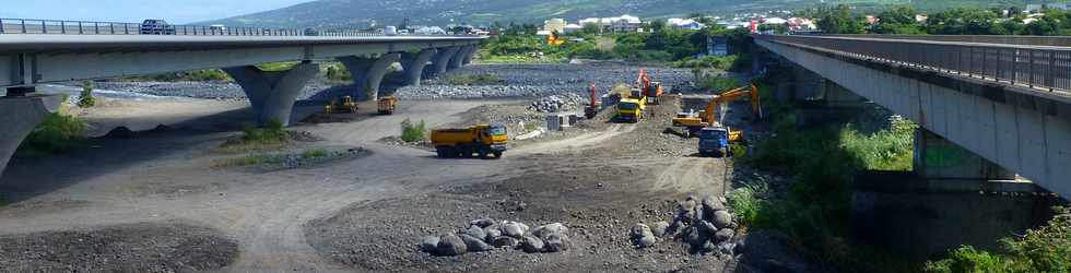 23 mars 2018 - St-Louis - Chantier de dmolition de l'ancien radier 2007