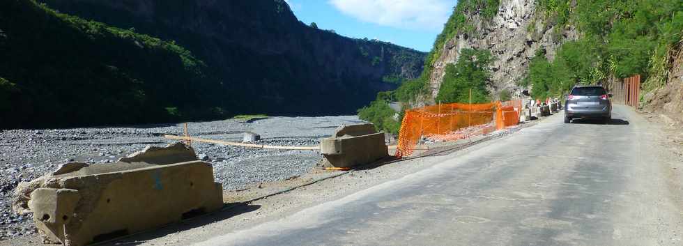 8 avril 2018 - Bras de Cilaos -RN5  entre let Furcy et les Alos - Mur de soutnement