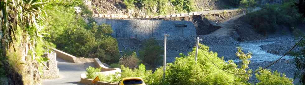 13 mai 2018 - La Rivire St- Louis - RN5 - Route de Cilaos - Travaux entre Les Alos et l'Ilet Rond