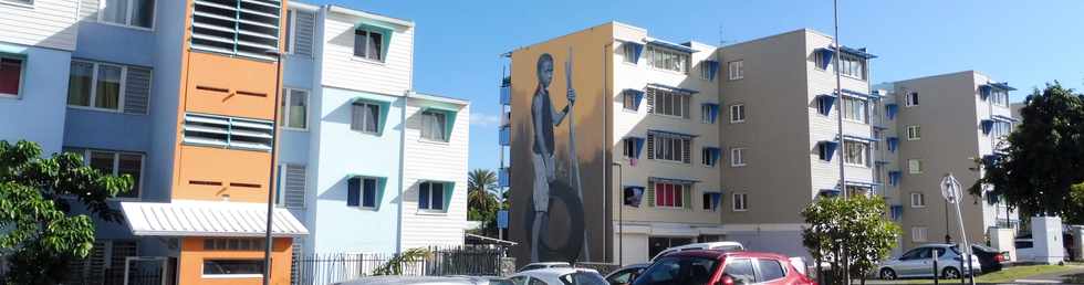 20 mai 2018 - St-Pierre - Ravine Blanche - Immeubles Fr de Mahy - Oeuvre de Mo