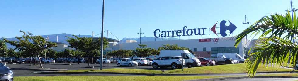 01/07/2018 - St-Pierre -  ZAC Canabady - Carrefour