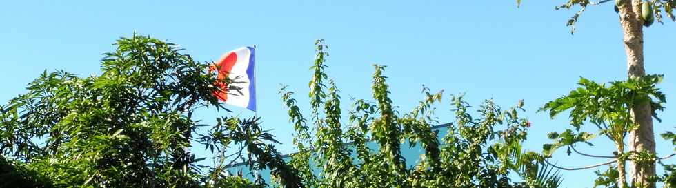 01/07/2018 - St-Pierre - Ravine Blanche - Drapeau tricolore