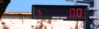 8 juillet 2018 - St-Pierre - Plateforme des Casernes - Affichage numérique Mettler Toledo de la pesée des cachalots