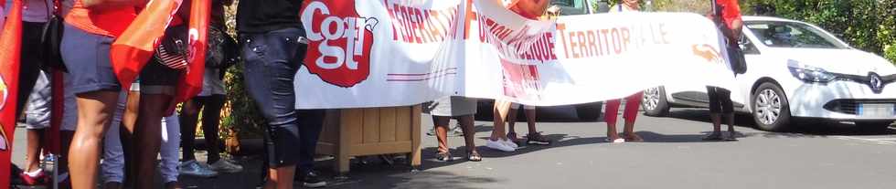 9 octobre 2018 - St-Pierre - Place de la mairie - Dfil de l'intersyndicale -