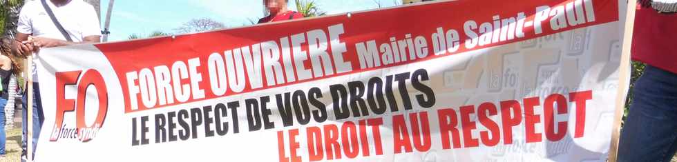 9 octobre 2018 - St-Pierre - Place de la mairie - Dfil de l'intersyndicale -