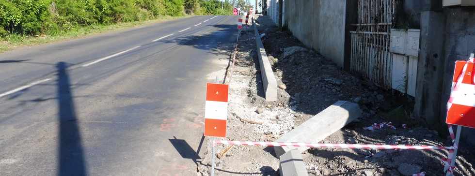 4 novembre 2018 - St-Pierre - Bois d'Olives - Travaux de pose de trottoirs sur la Ligne Paradis