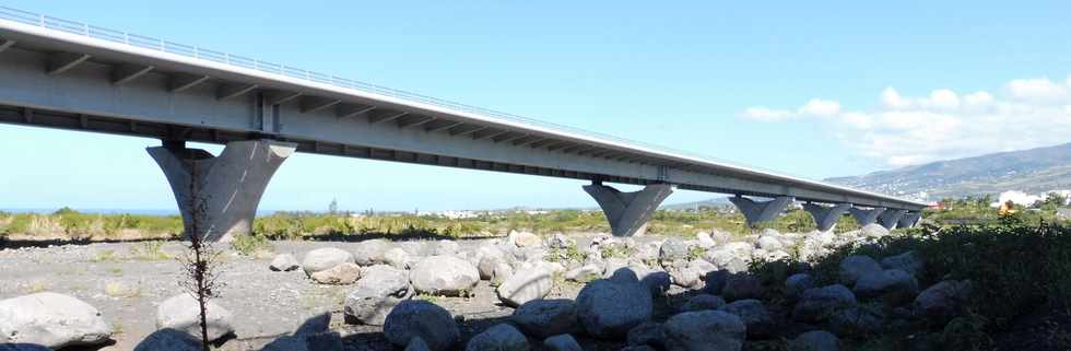 4 novembre 2018 - St-Pierre - Pierrefonds -Rivire Saint-Etienne -  Nouveau pont -