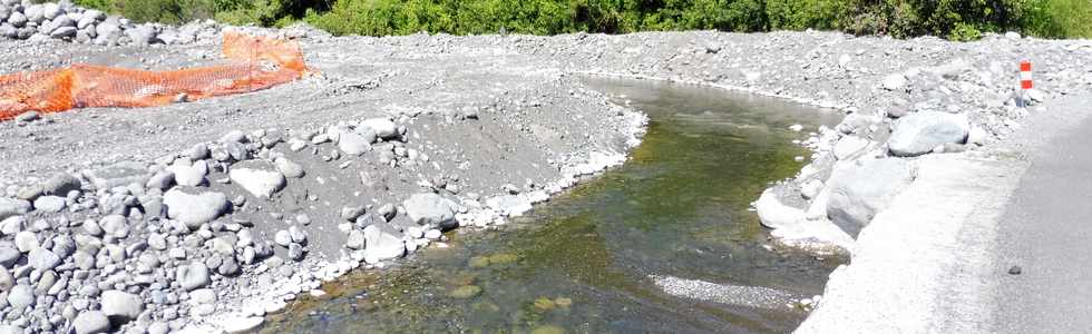 11 novembre 2018 - St-Pierre - Entre-Deux- Radier du Ouaki  en travaux