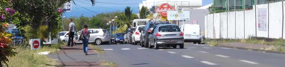 30 novembre 2018 - St-Pierre - Queue  la station des casernes