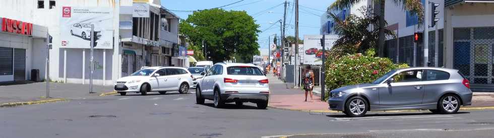 2 dcembre 2018 - St-Pierre - File d'attente  une station-service -