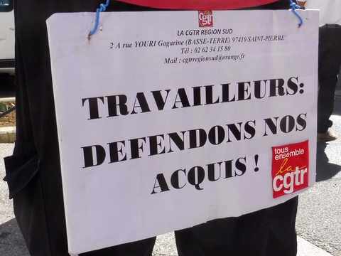 19 mars 2019 - St-Pierre - Dfil de l'intersyndicale CGTR-FO-FSU-SAIPER et retraits de la fonction publique