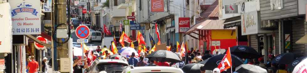 19 mars 2019 - St-Pierre - Dfil de l'intersyndicale CGTR-FO-FSU-SAIPER et retraits de la fonction publique