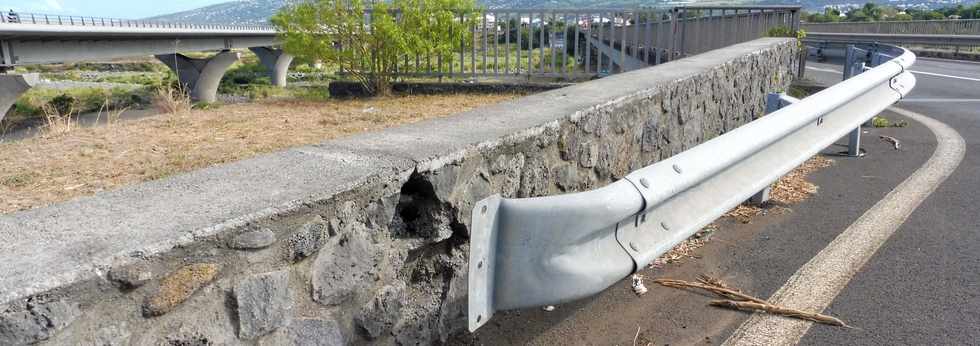 12 mai 2019 - St-Pierre -   Ponts sur la rivire St-Etienne