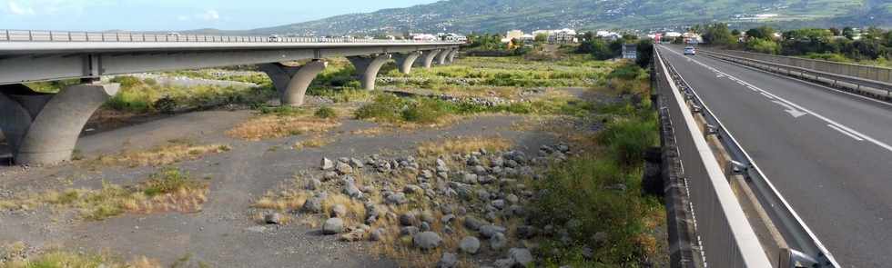 12 mai 2019 - St-Pierre -   Ponts sur la rivire St-Etienne