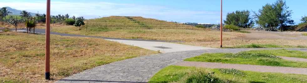 12 mai 2019 - St-Pierre - Saline Balance - Amnagement littoral ouest - Colline